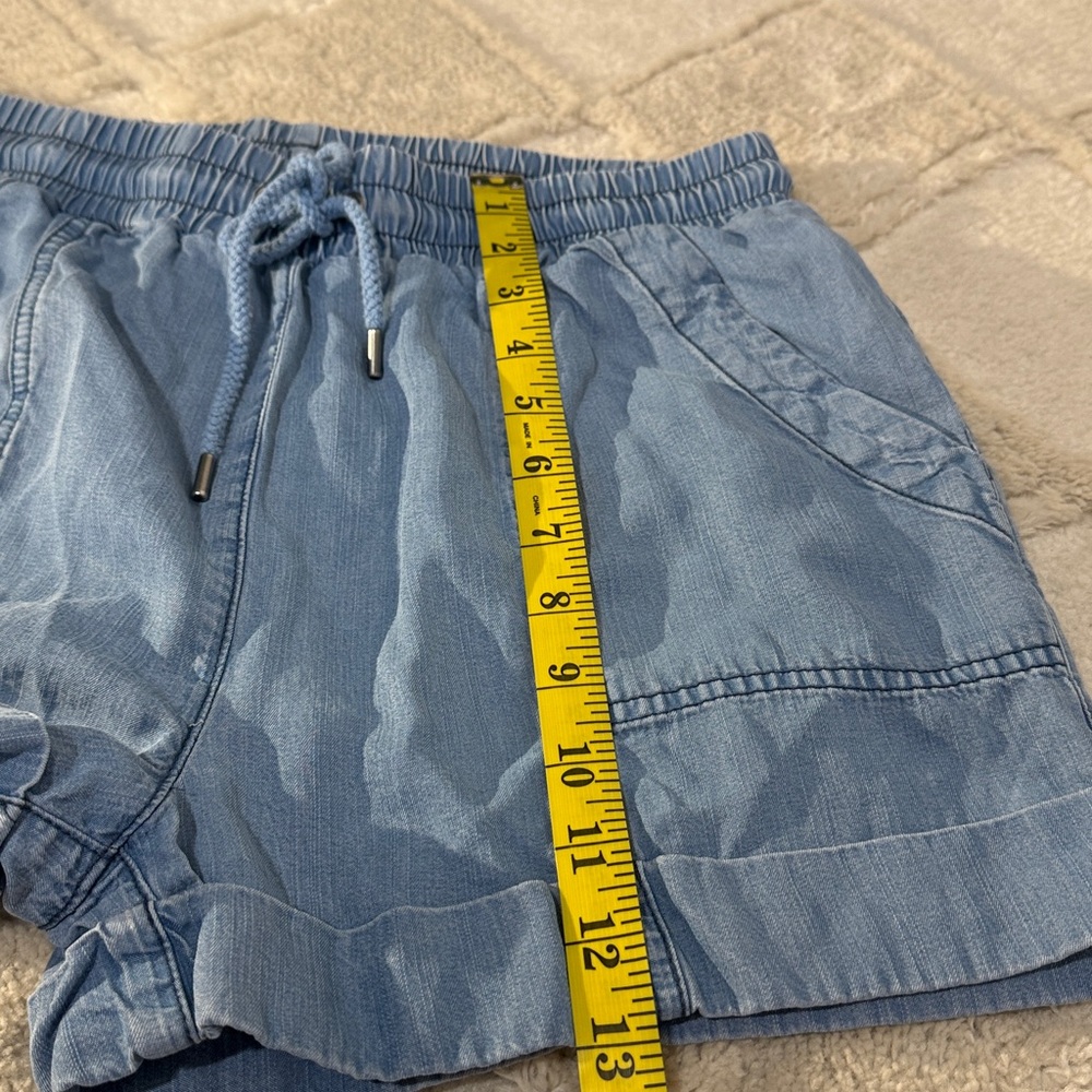 Universal Thread Light Blue Cargo Mid Rise Shorts - Picture 5 of 9